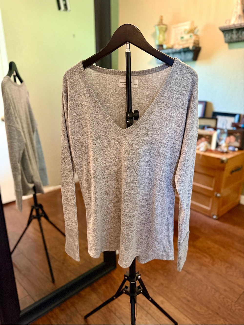 Abercrombie & Fitch Heather Gray V-Neck Soft AF Knit Sweater